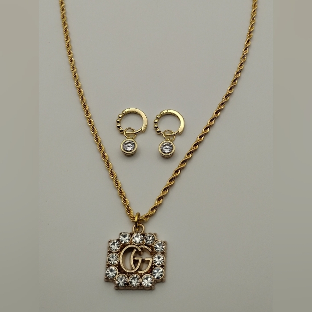 Gucci Rhinestone Charm On A 14K Gold Rope Necklace AUTHENTIC & A Pair Earrings - Picture 3 of 7
